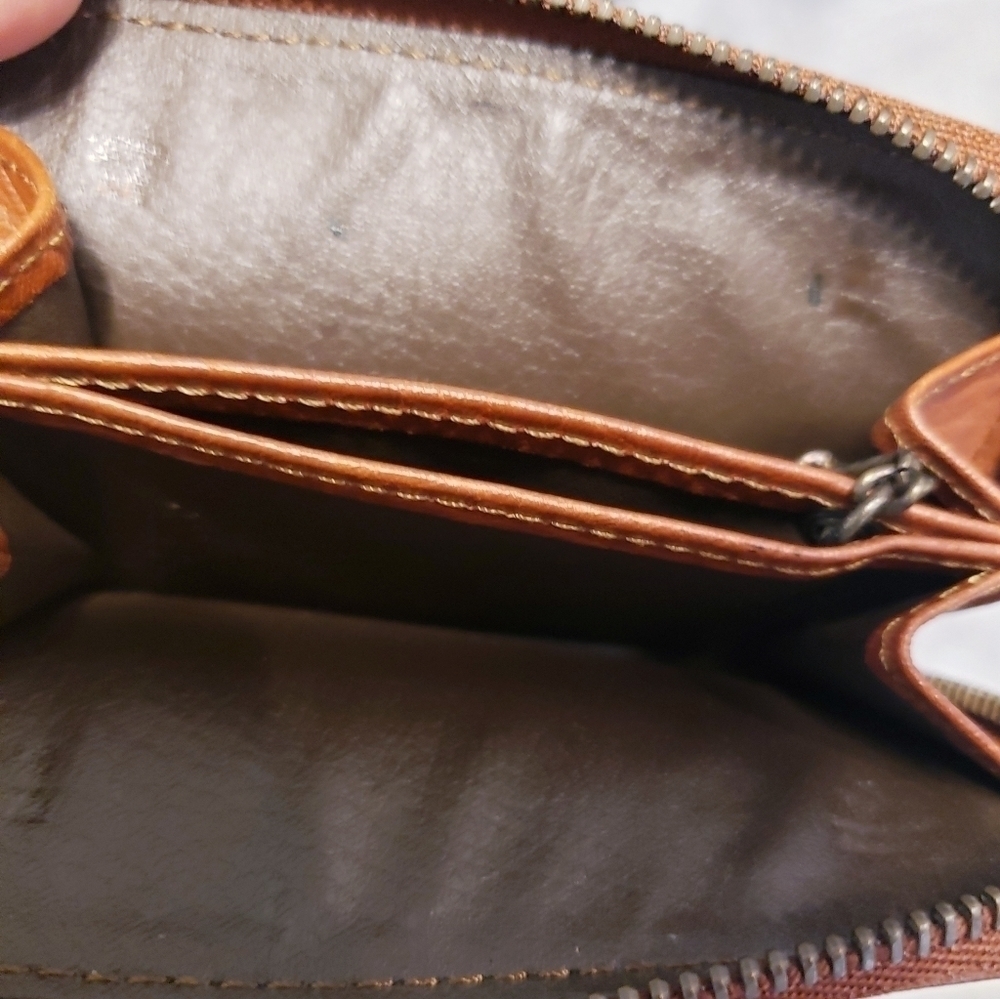 Authentic Burberry Unisex Leather Zippered Coin Pouch / Wallet - Picture 4 of 8